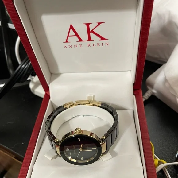 Brand New Anne Klein Diamond Watch. Very Beautiful and Elegant - Picture 4 of 6